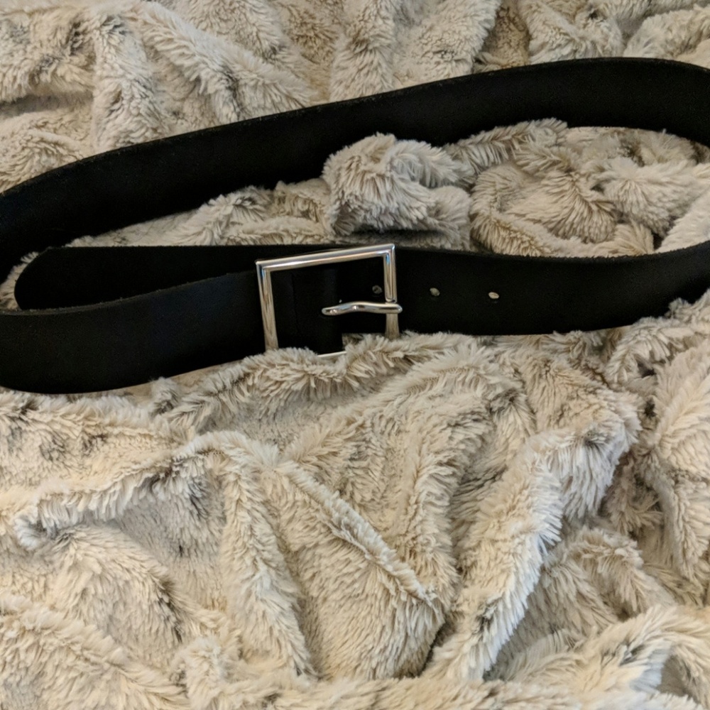 Urban Outfitters medium black belt